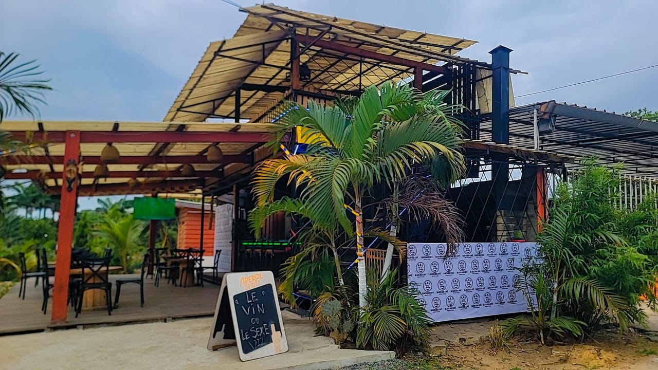 BBC - BLACK BOX CAFE