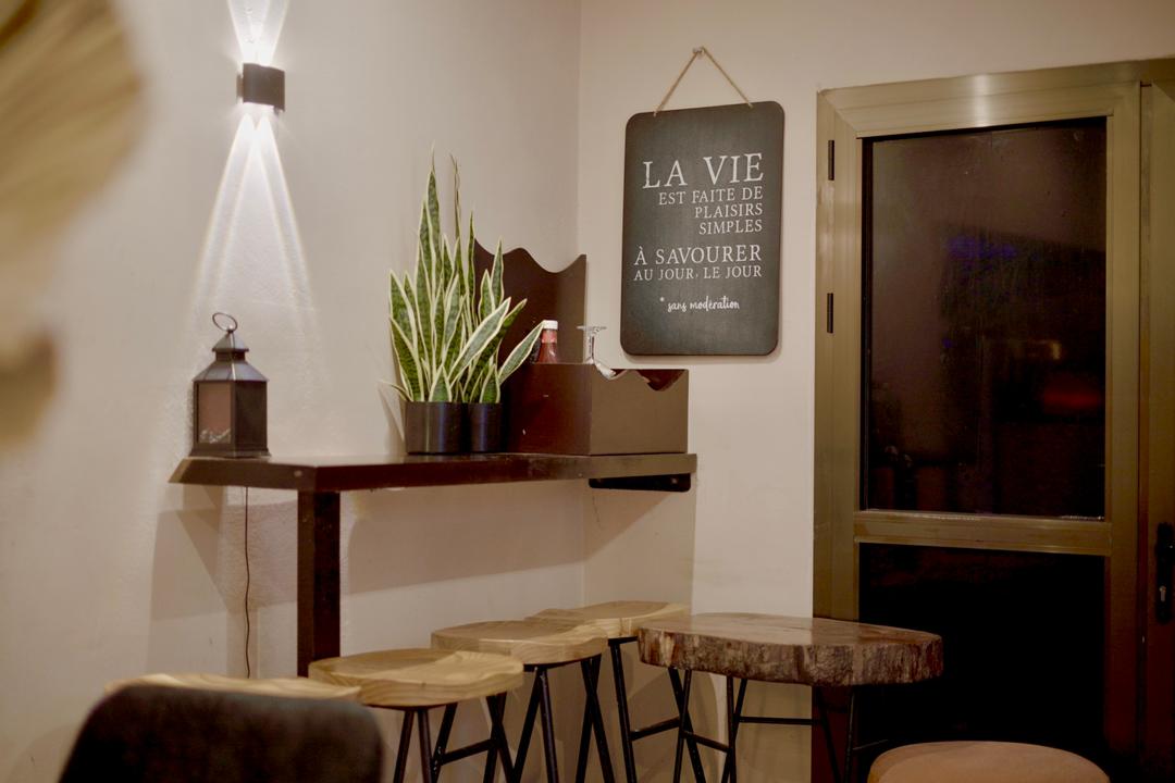WARIS Restaurant Lounge