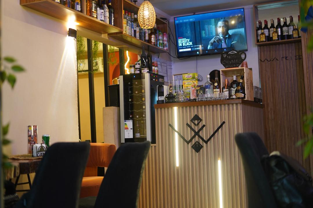 WARIS Restaurant Lounge